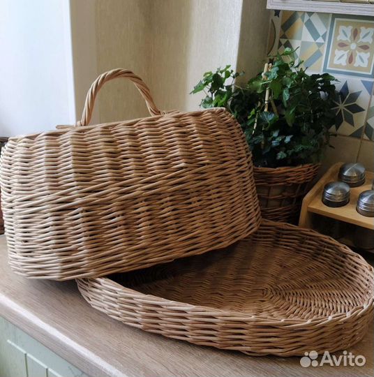 Хлебница-клош плетёная
