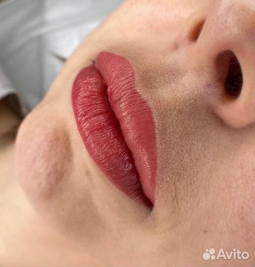 Перманентный макияж бровей, губ, межресничка