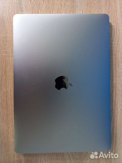 Apple MacBook Pro 13 2017 8/1тб + magic mouse 2