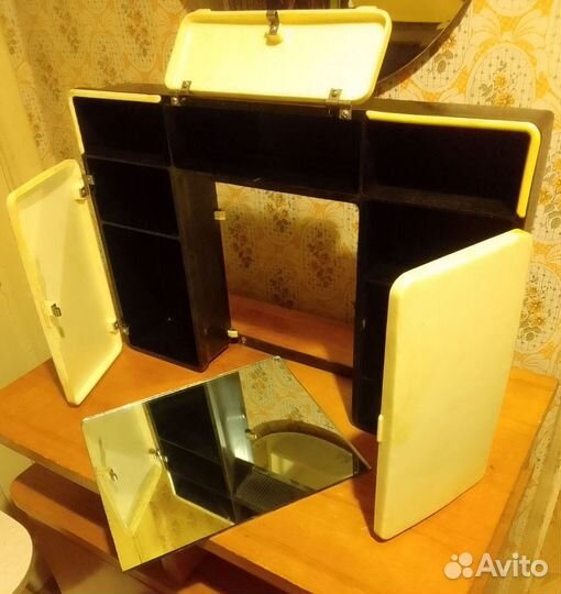 Полки в ванную СССР, пластик