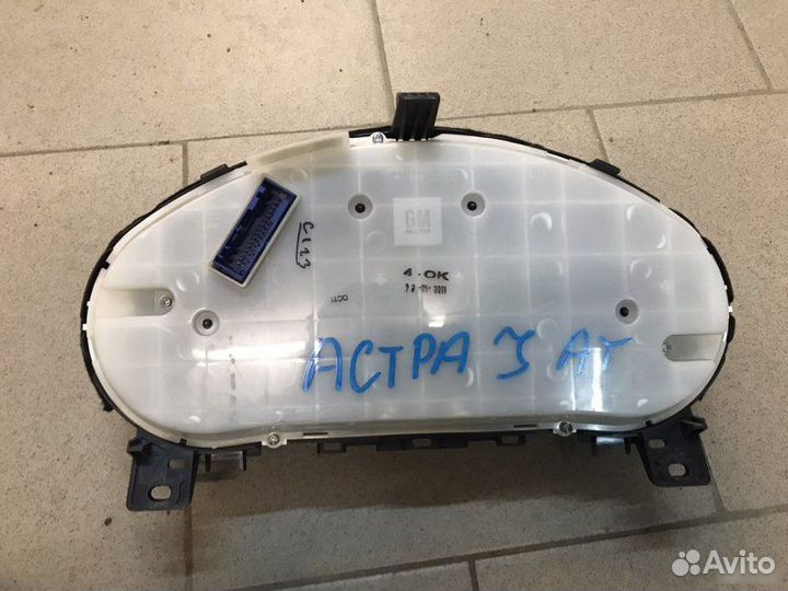 Щиток приборов Opel Astra 2009-2012