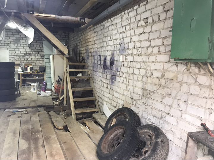 Гараж, > 30 м²