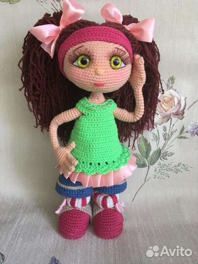 Вязаная кукла ручной работы
