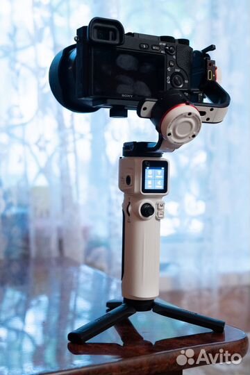 Стабилизатор для съемки Crane-M3 от Zhiyun