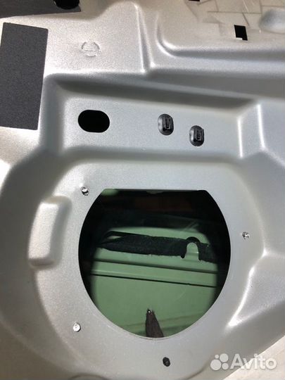 Дверь боковая передняя правая Peugeot 3008 хэтчбек