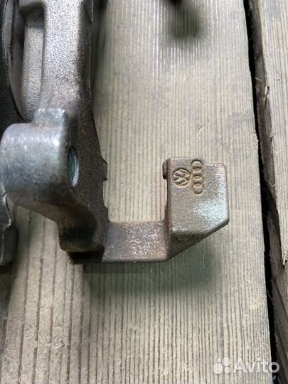 Скоба оригинал переднего суппорта VAG 312 mm