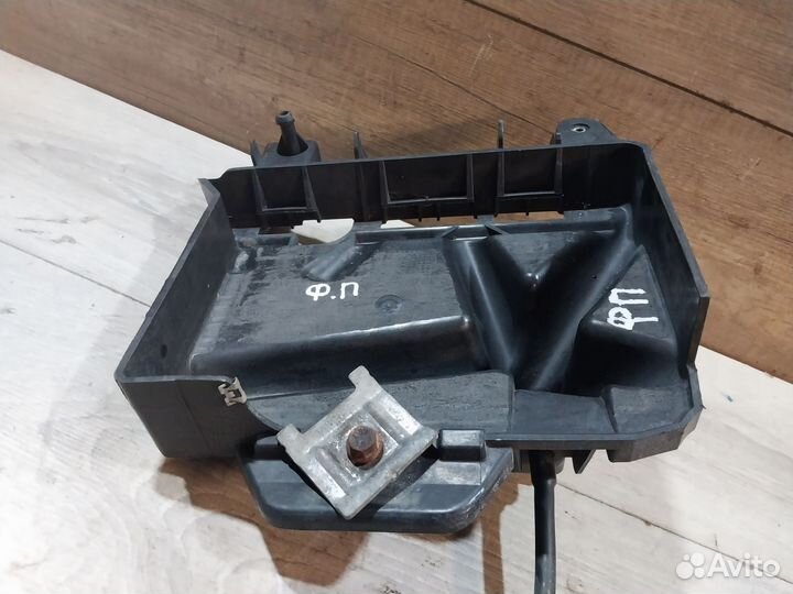 Площадка аккумулятора Volkswagen Polo 5