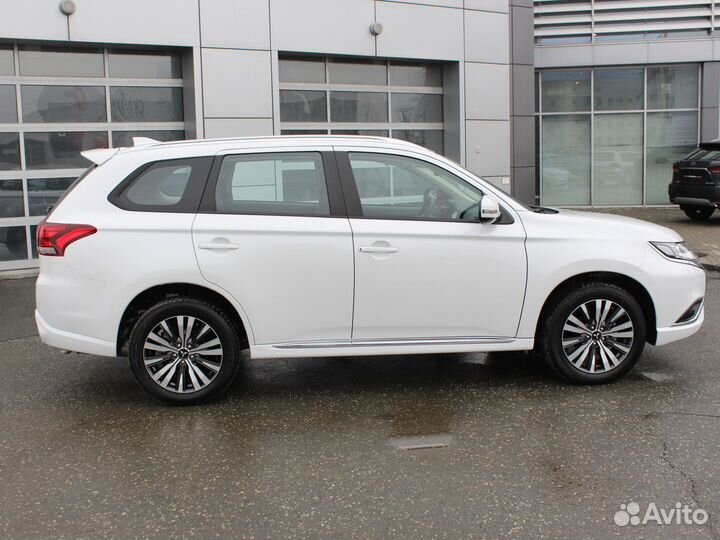 Mitsubishi Outlander 2.0 CVT, 2022, 48 км