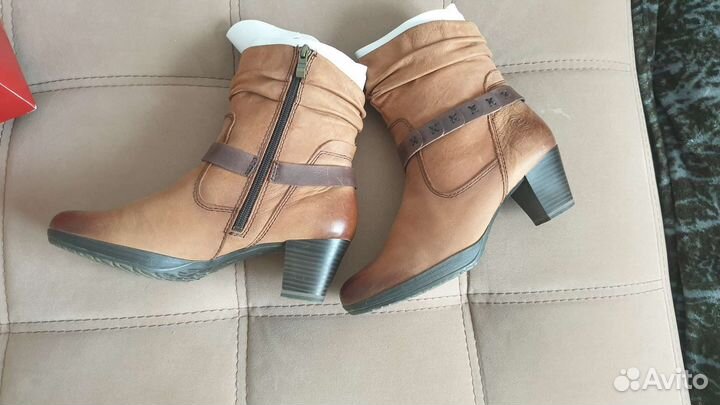 Сапожки женские