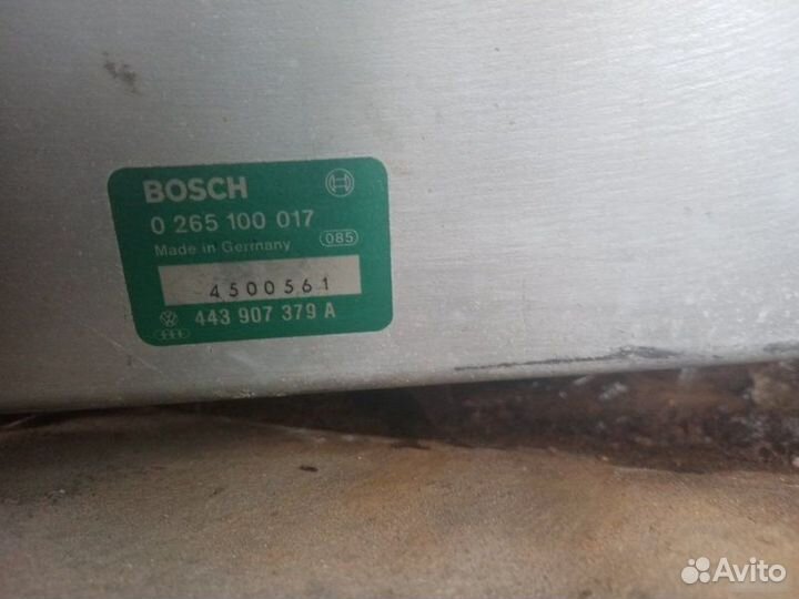 Блок электронный Audi 100 44