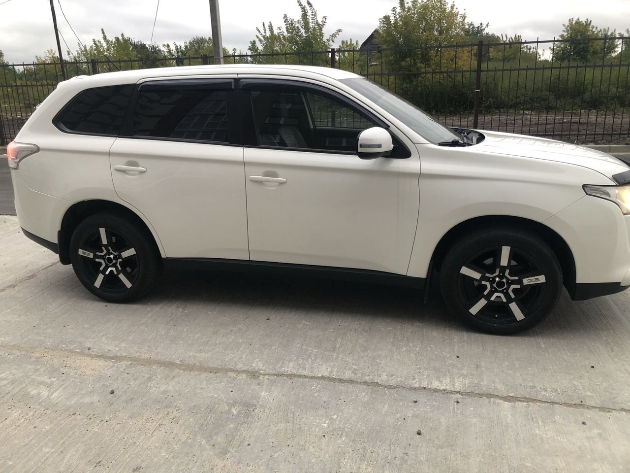 Mitsubishi Outlander: фото владельца