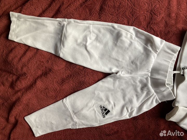 Спортивный костюм adidas 110-116