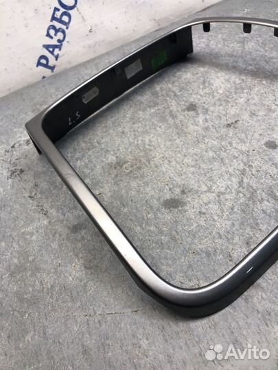 Рамка магнитолы Renault Logan 2 Stepway