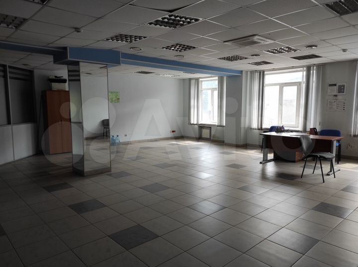 Отдельно стоящее Офисное здание, 928 м²