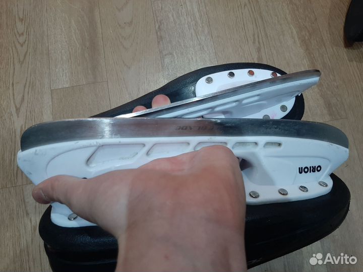 Коньки хоккейные