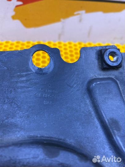 Кронштейн передней панели Volkswagen Tiguan CCZ