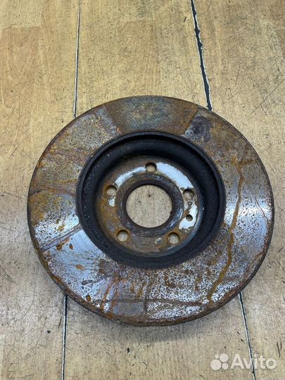 Тормозной диск передний правый Opel Astra J A16XER