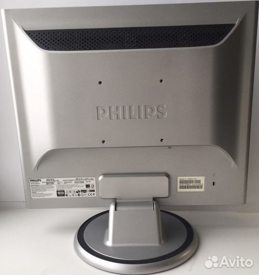 ЖК монитор 19