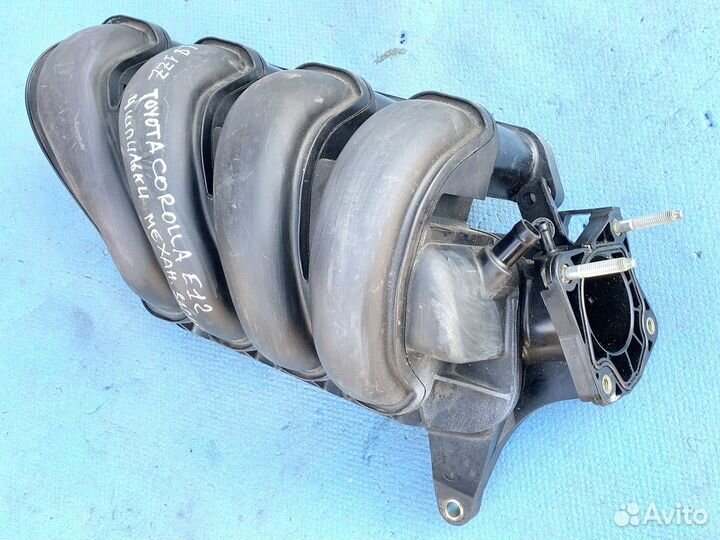 Toyota Corolla E12 2001-2006г коллектор впускной