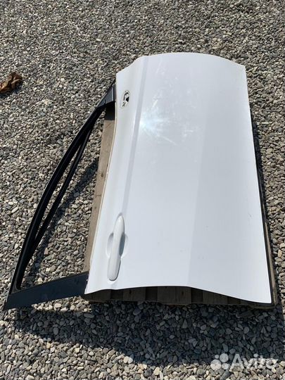 Передняя правая дверь Toyota Camry v70 040