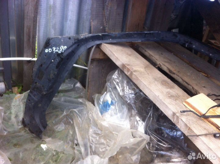 Стойка передняя левая Land Rover freelander