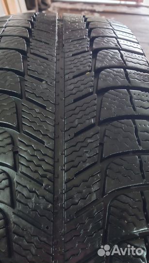 Michelin X-Ice 3 215/65 R17 99T