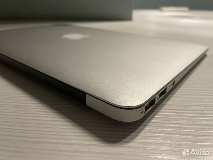 Apple MacBook Air 11 2010