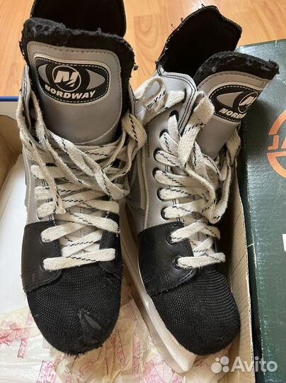 Коньки хоккейные