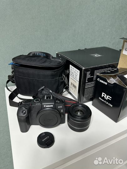 Беззеркальный фотоаппарат Canon EOS RP Body