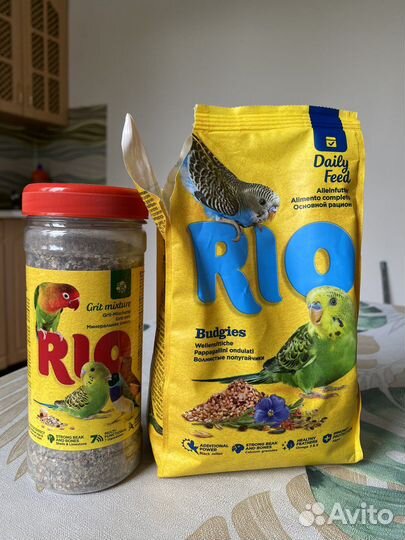 Корм для волнистых попугаев и минеральная смесь