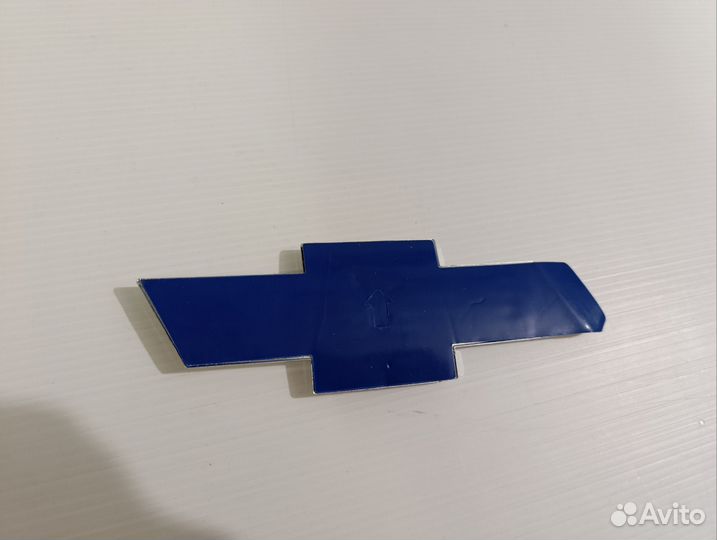 Задняя эмблема Chevrolet malibu 2015-2024 чёрная