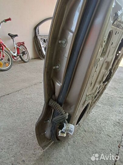 Дверь Nissan Note e11