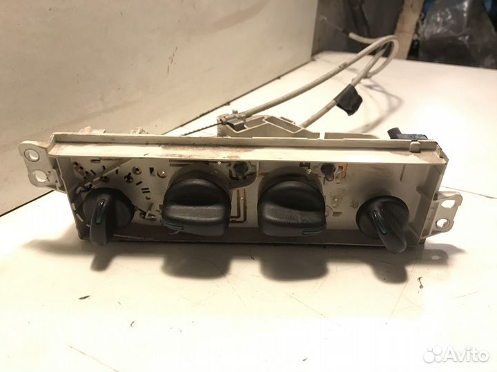 Dodge Neon 99-04 Блок управления отопителем