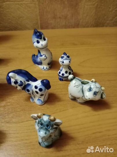 Статуэтки фарфор. Гжель