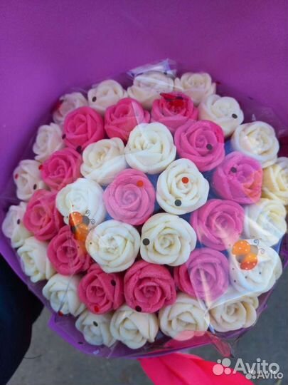 Букет из 13 шоколадных цветов (роз)