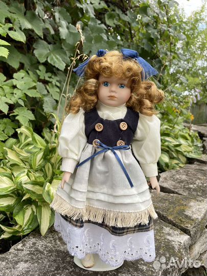 Куклы фарфоровые