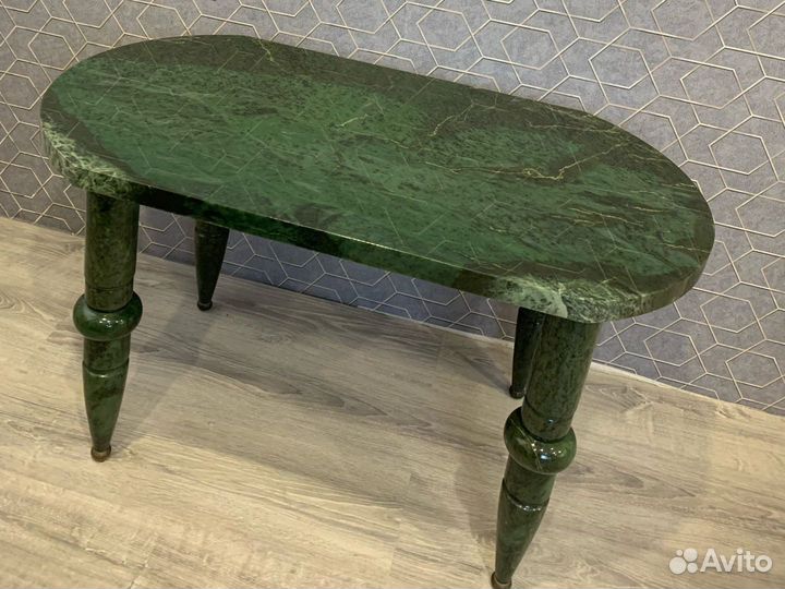 Столы из нефрита