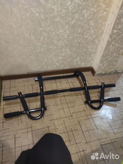 Турник дверной Torneo A-900