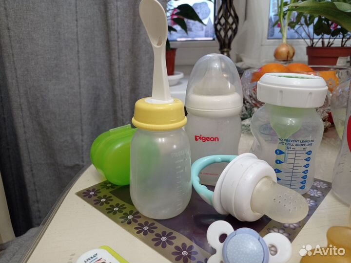Бутылочки, молокоотсос avent, ложки