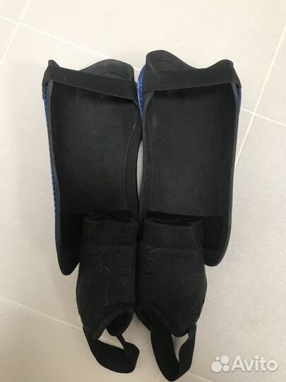 Футбольные щитки