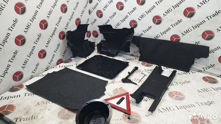 Обшивка багажника на Mercedes-Benz W201 E190