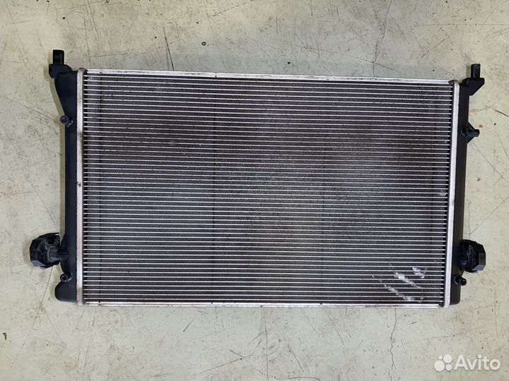 Радиатор охлаждения Volkswagen Passat b6 3C5 1K012