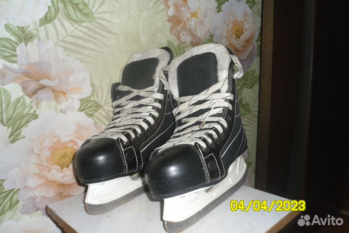 Коньки хоккейные