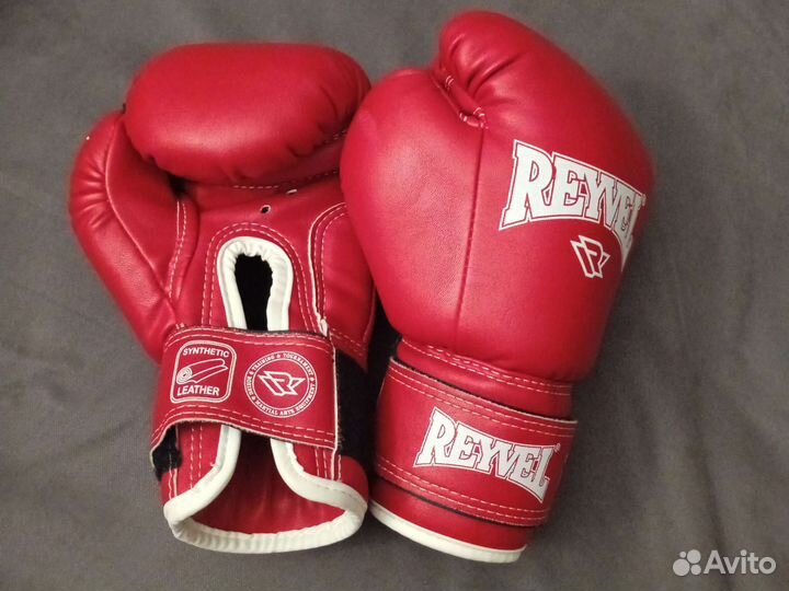 Боксерские перчатки