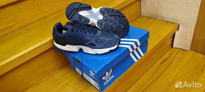 Кроссовки Adidas Originals 39 размер оригинал