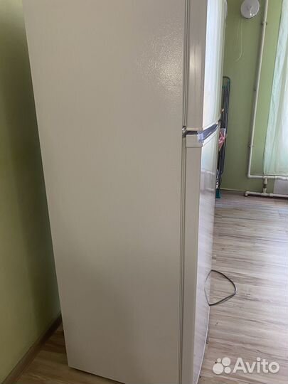 Продам холодильник рабочий