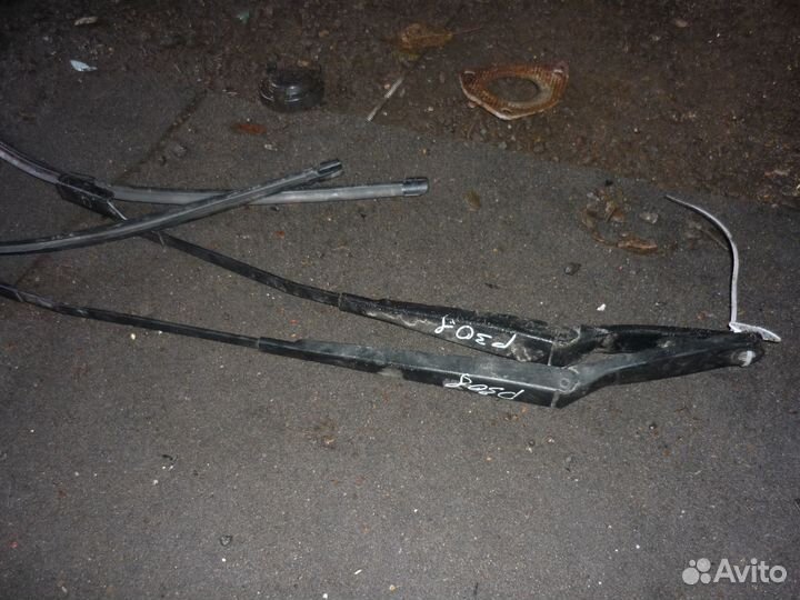 Поводок дворников Пежо 308