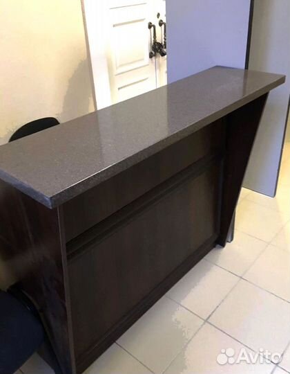 Ресепшн для офиса из искусственного камня