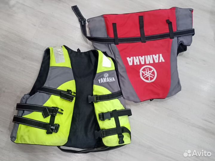 Спасательный жилет