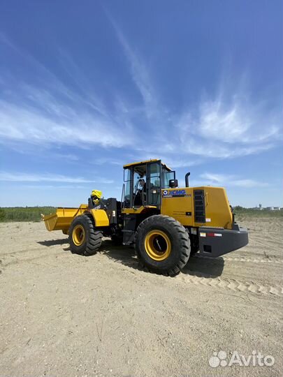 Фронтальный погрузчик XCMG LW550RU, 2023